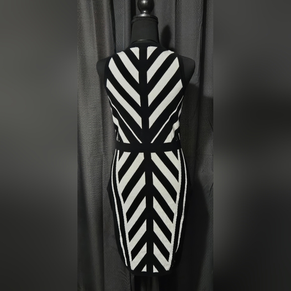 Attention striped dress size small - Picture 2 of 3